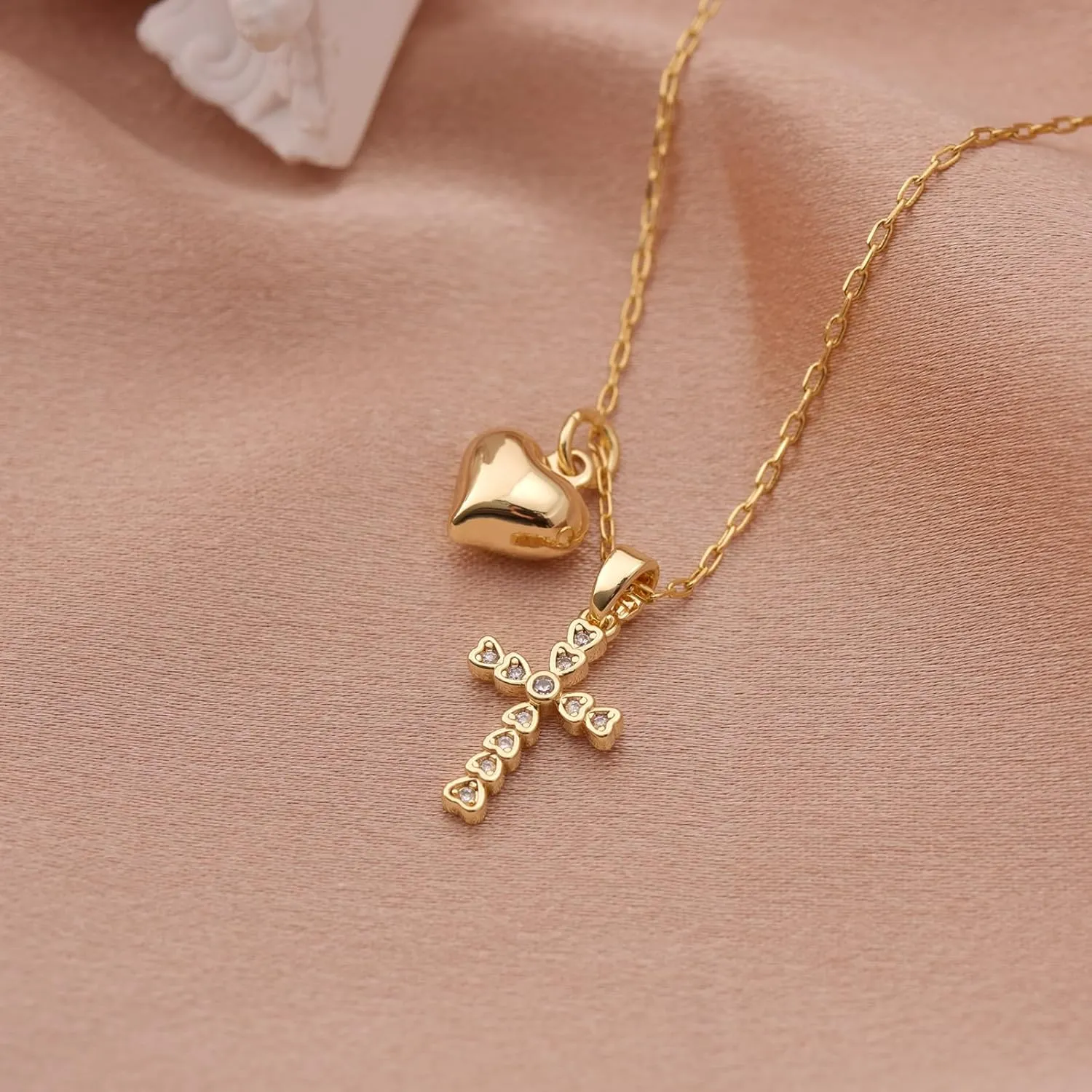 18k Gold Cross Necklace for Women Cute Dainty Gold Heart Pendant Necklaces Religious Faith Jewelry Gift