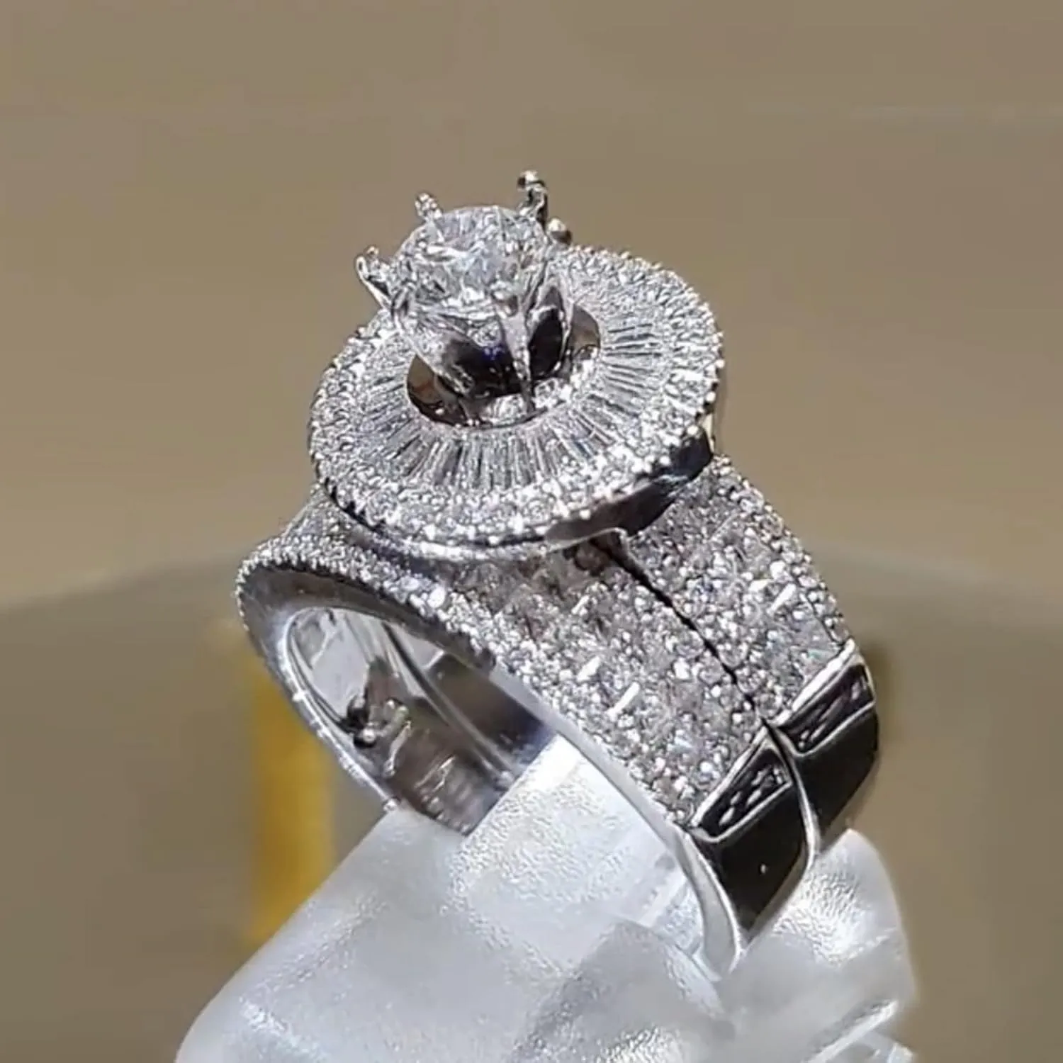 2Pcs Luxury Diamond Couple Rings, Exquisite Stackable Ring Wedding Ring Classic Women's Sparkly Zircon Set Rings Gift