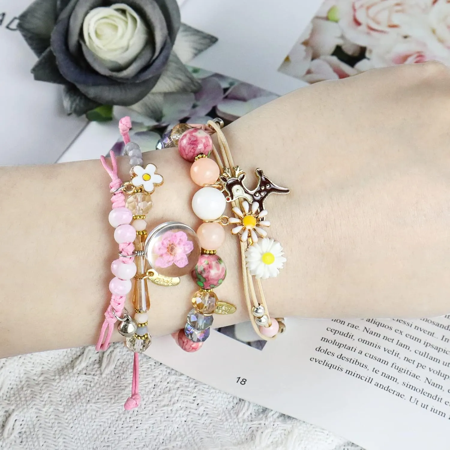 4 Pcs Beaded Cute Bracelets for Teen Girls Women, Dainty Cute Cartoon Crystal Beads Pearl Stretch Charm Handmade Adjustable Anklets Bracelet Set Birthday Gift for Friends