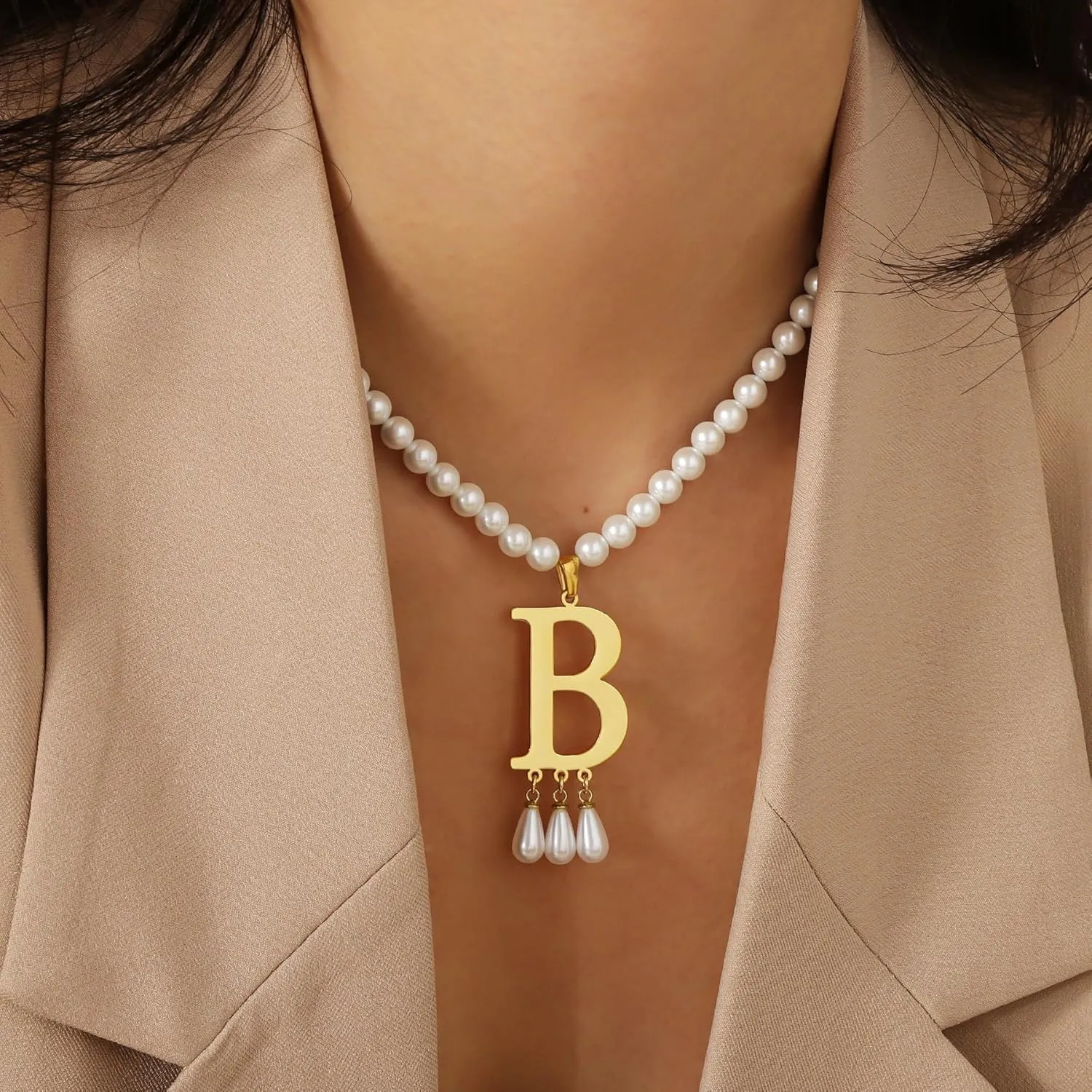 Anne Boleyn B necklace Anne Boleyn replica necklace B initial pendant necklace Pearl Initial Necklace Tudor medieval jewelry Freshwater Pearl Necklace Mother's Day gift