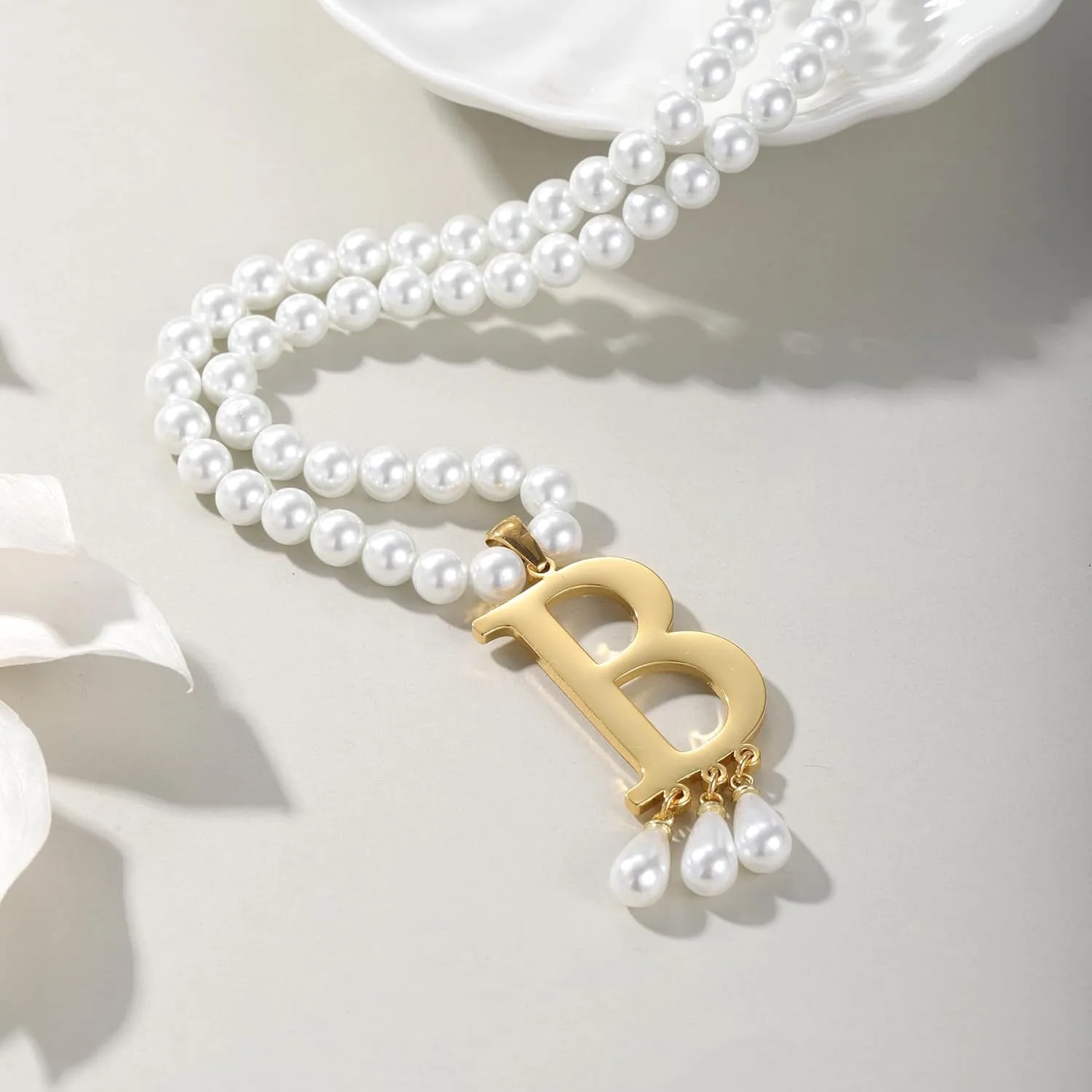 Anne Boleyn B necklace Anne Boleyn replica necklace B initial pendant necklace Pearl Initial Necklace Tudor medieval jewelry Freshwater Pearl Necklace Mother's Day gift