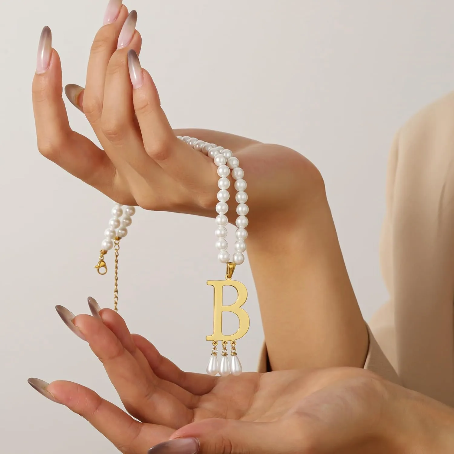 Anne Boleyn B necklace Anne Boleyn replica necklace B initial pendant necklace Pearl Initial Necklace Tudor medieval jewelry Freshwater Pearl Necklace Mother's Day gift