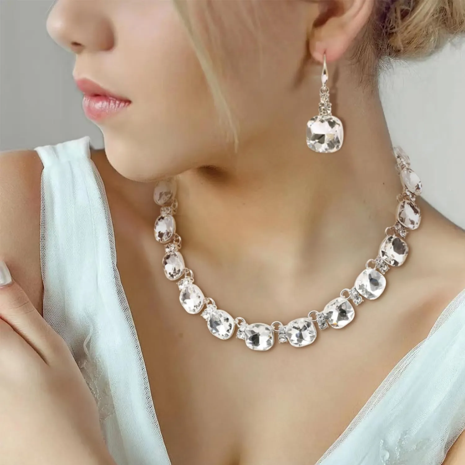 Crystal Statement Necklace Glass Crystal Collar Choker Necklace for Women Bridal Necklace Costume Jewelry Necklaces for Women