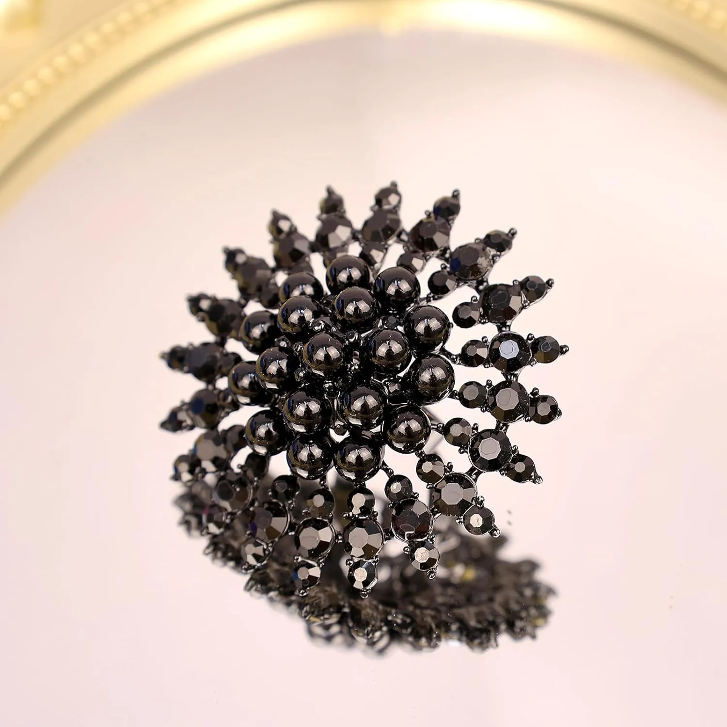 Elegant Big Crystal Ring for Women Gold Stacking Pearl Rhinestone Flower Rings Open Finger Adjustable Crystal Statement Ring Jewelry for Bridal Wedding