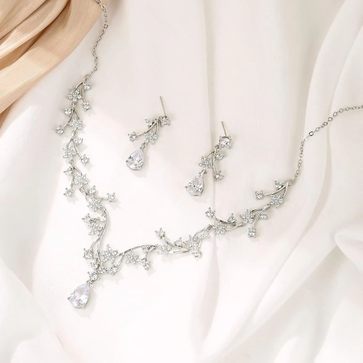 EVER FAITH Gorgeous Wedding Jewelry Set for Bridal White Teardrop Round CZ Flower Cluster Vine Necklace Earrings Sets