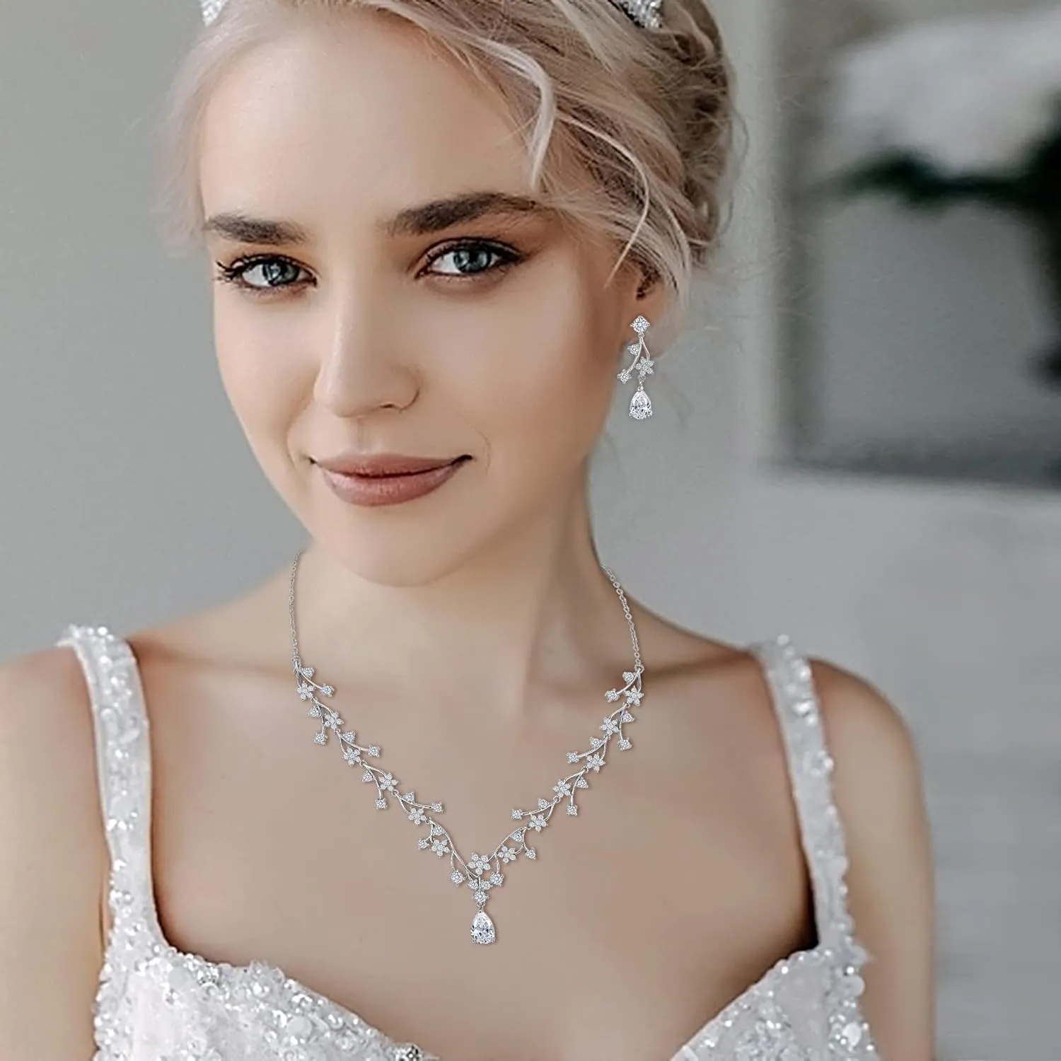 EVER FAITH Gorgeous Wedding Jewelry Set for Bridal White Teardrop Round CZ Flower Cluster Vine Necklace Earrings Sets