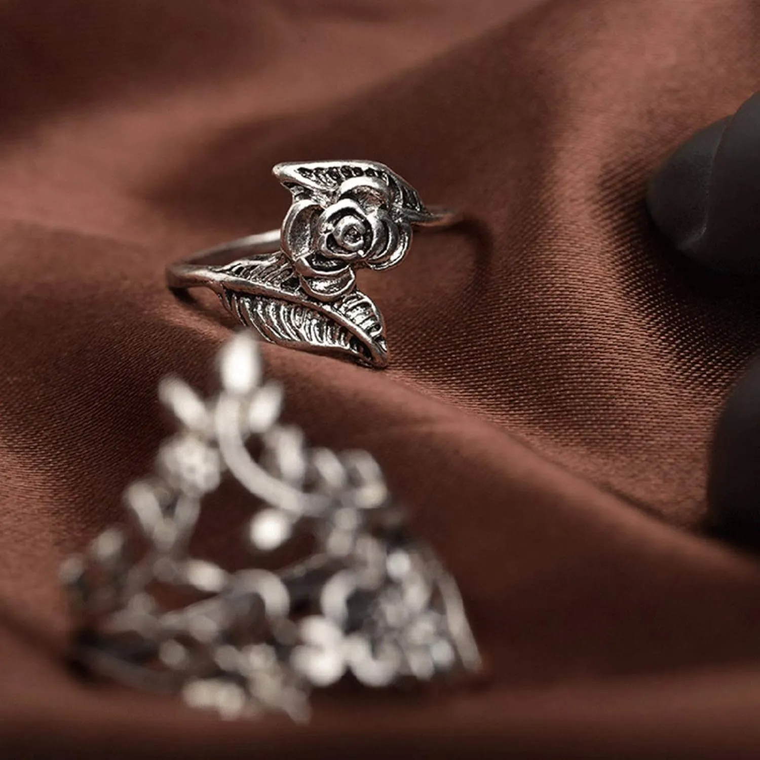 Exquisite Ring Fresh Style Ladies Couple Love Rings 4Pcs Women Vintage Stereo Flower Leaves Midi Finger Knuckle Rings Set Jewelry for Women/Girl Finger Rings DIY Jewelry Gifts