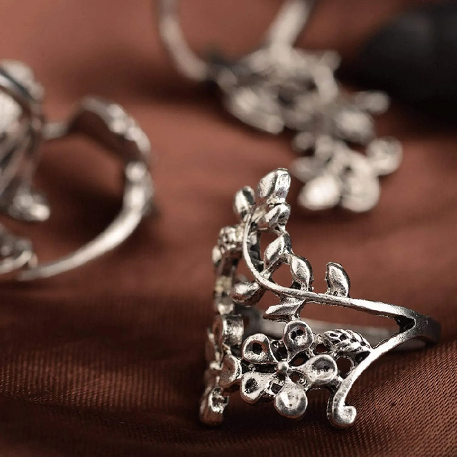 Exquisite Ring Fresh Style Ladies Couple Love Rings 4Pcs Women Vintage Stereo Flower Leaves Midi Finger Knuckle Rings Set Jewelry for Women/Girl Finger Rings DIY Jewelry Gifts