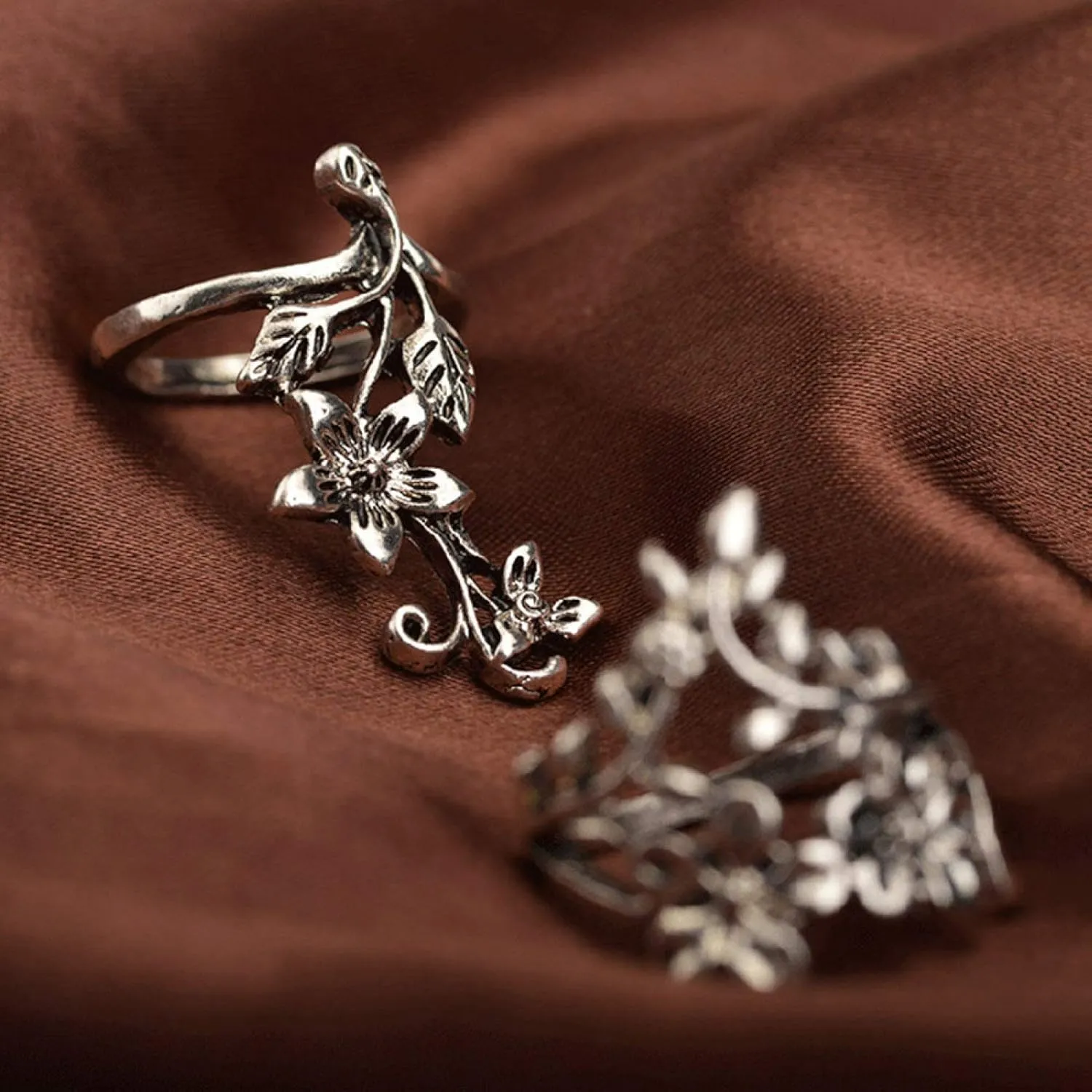 Exquisite Ring Fresh Style Ladies Couple Love Rings 4Pcs Women Vintage Stereo Flower Leaves Midi Finger Knuckle Rings Set Jewelry for Women/Girl Finger Rings DIY Jewelry Gifts