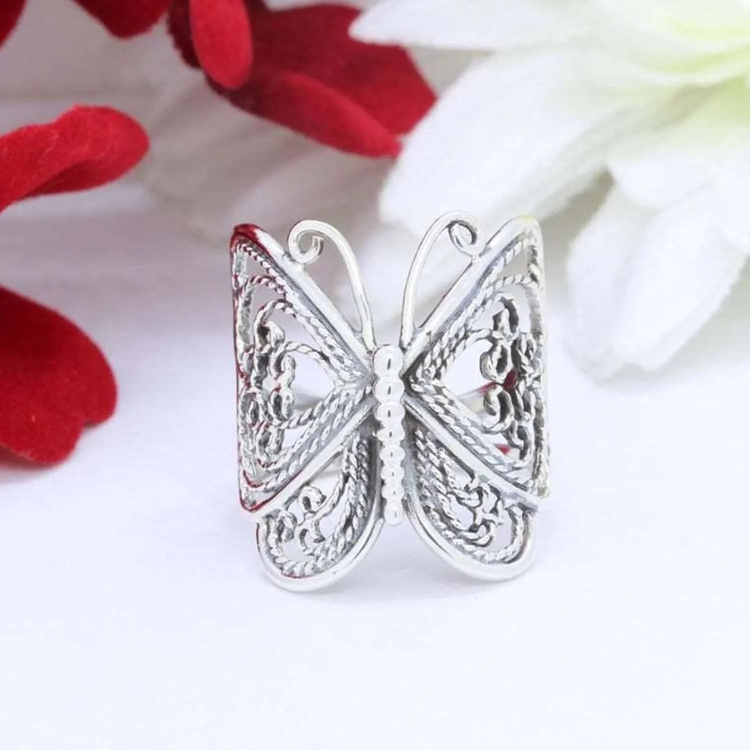 Exquisite Ring Freshing Style Ladies Couple Love Rings,Women Ring Carving Elegant Hypoallergenic Golden Silver Color Retro Butterflies Finger Ring Fashion Jewelry