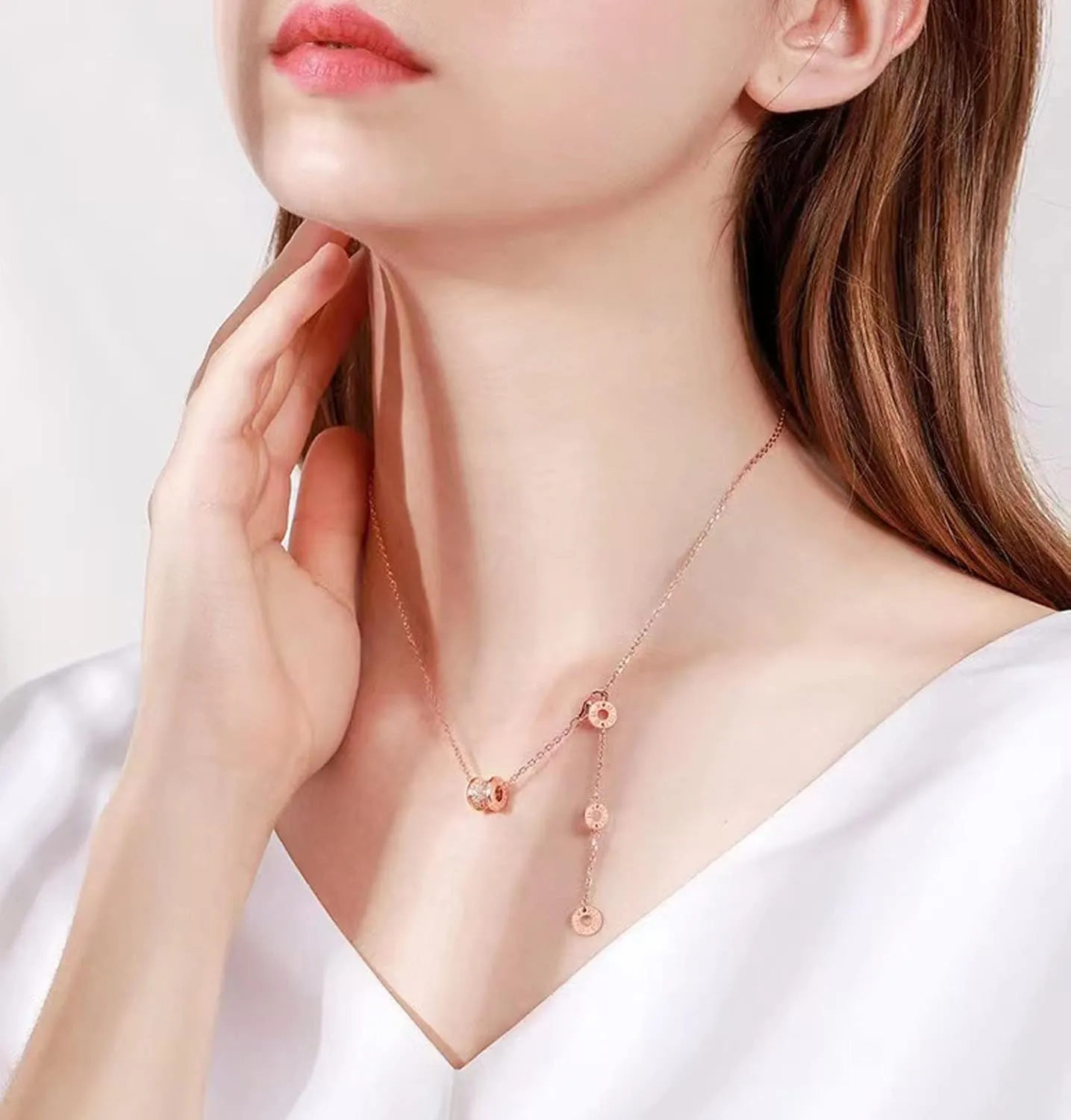 Exquisite s925 Sterling Silver Classic Circular Pendant Necklace Fashionable Rose Gold Cubic Zirconia Pendant Necklace Elegant Necklace For Women