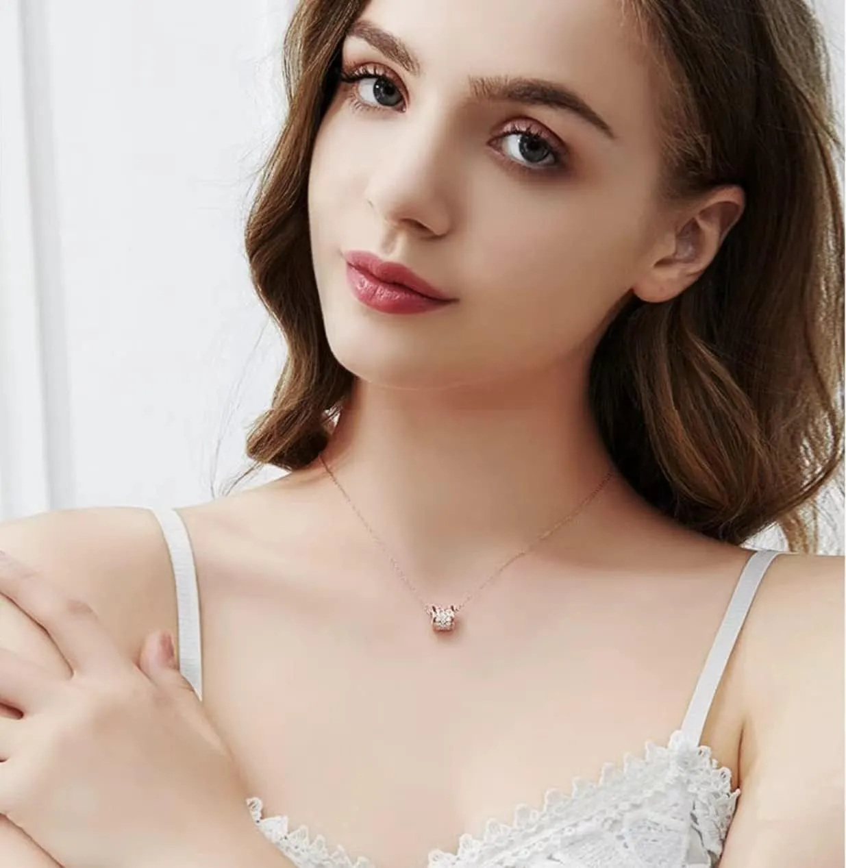 Exquisite s925 Sterling Silver Classic Circular Pendant Necklace Fashionable Rose Gold Cubic Zirconia Pendant Necklace Elegant Necklace For Women