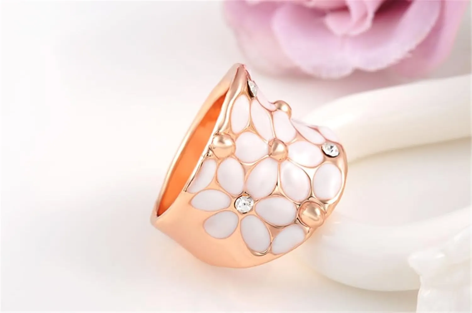 Fashion Month Womens Elegant White Enamel Flower Rose Gold Band Bloom Petal Wedding Engagement Ring Crystal Inlay