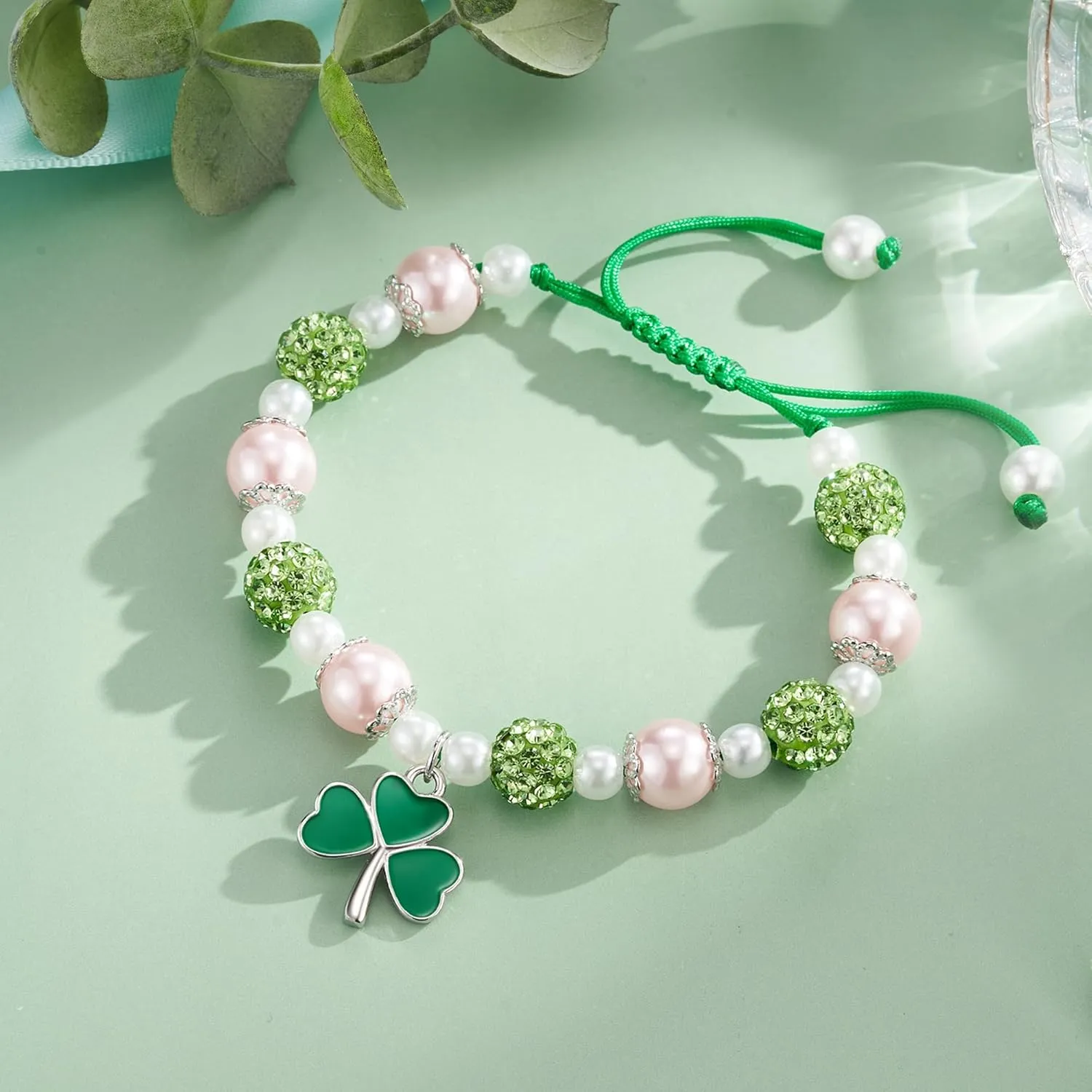 FYUKISS St Patricks Day Earrings/Bracelets for Women Girls with Design Cards, Irish Green Clover Earrings, Clover Charm Beaded Bracelet for St Patricks Day Gift Festive Costume Party Accessory