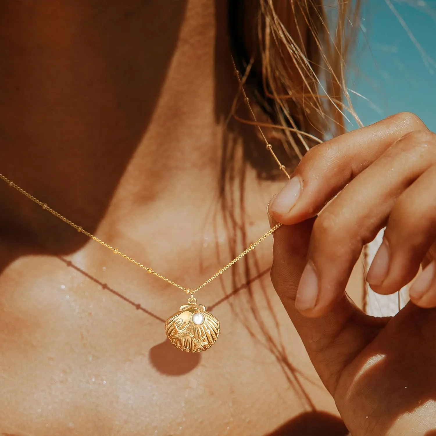 Gold Pendant Necklace for Women 14K Gold Plated Cubic Zirconia Simulated Pearl Ocean Starfish Seashell Charm Necklace Handmade Gold Jewelry Gifts
