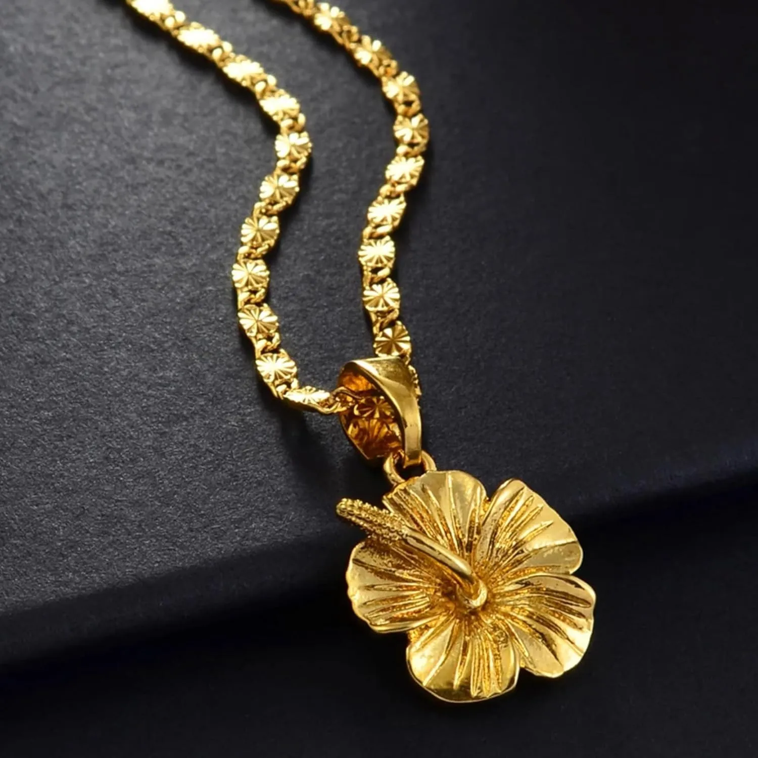 Hawaiian Jewelry for Women, Hawaiian Hibiscus Flower Pendant Necklaces, Hibiscus Jewelry for Women Hibiscus Accessories Flower Mother Gifts
