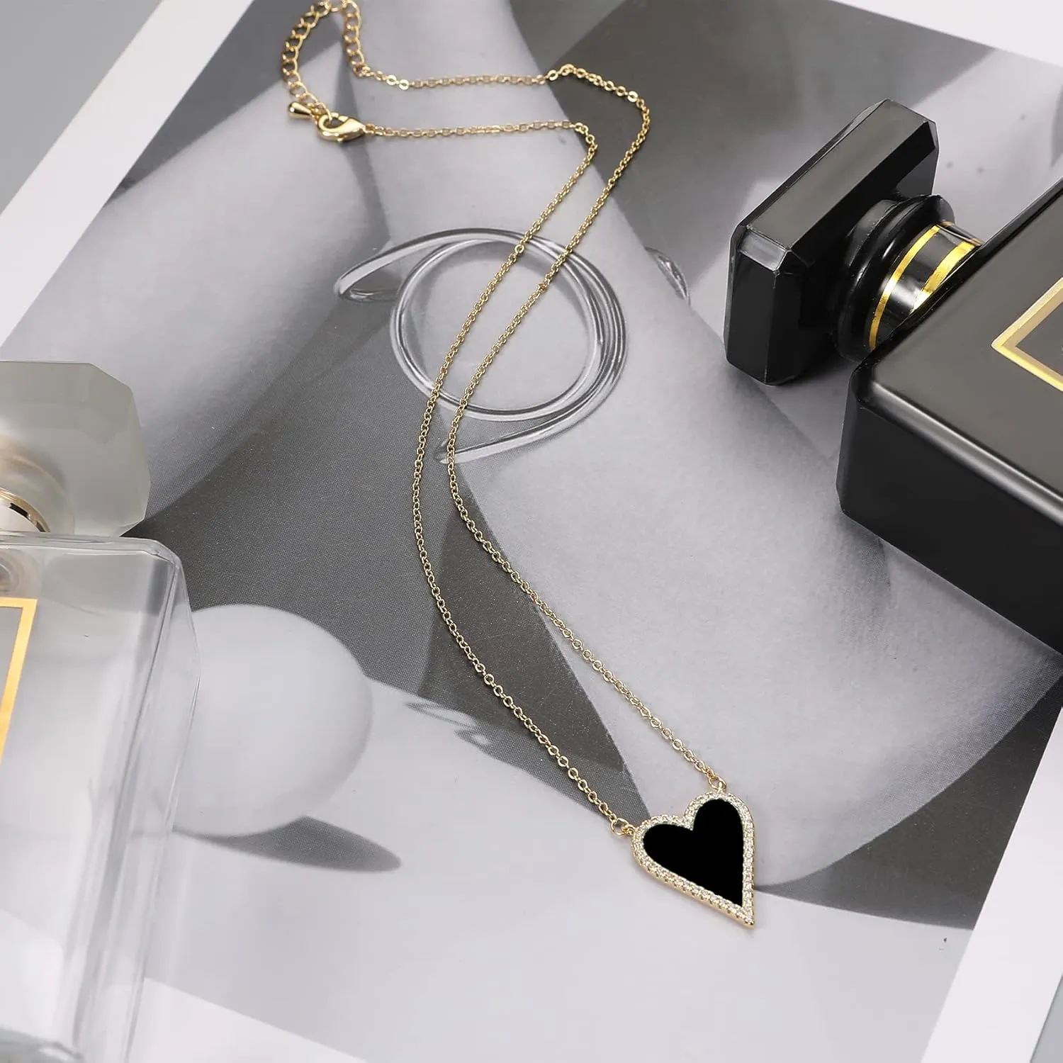 Heart Necklace for Women Trendy Preppy Jewelry Gold Plated Love Heart Pendant, Heart Paperclip Chain Necklace Cute Heart Necklaces Birthday for Women Dainty Jewelry