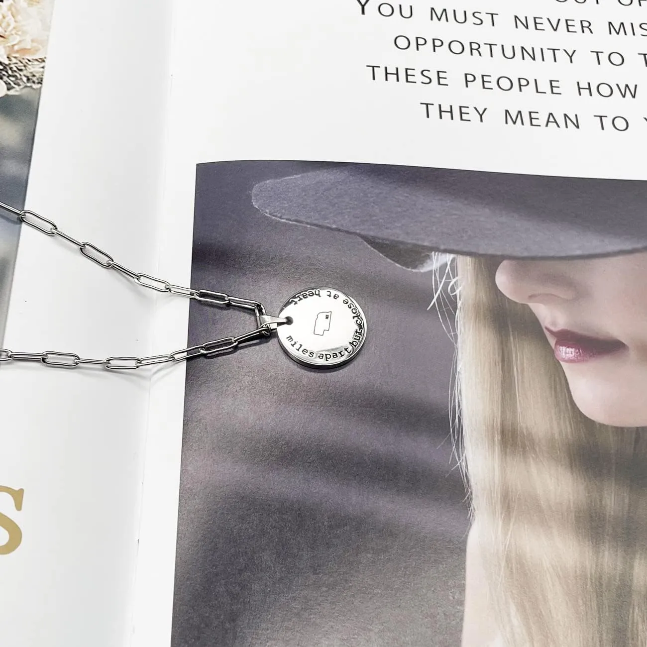 JJTZX Miles Apart but Close at Heart US State Pendant Layered Choker Necklaces State Map Necklace for Long Distance Relationship Gift