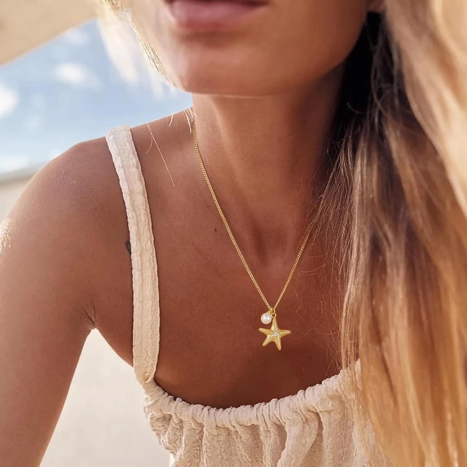 MEVECCO Dainty Gold Seashell Pendent Necklace Ocean Necklace for Women 18K Gold Plated Necklace Boho Handmade Summer Beach Necklace Jewelry