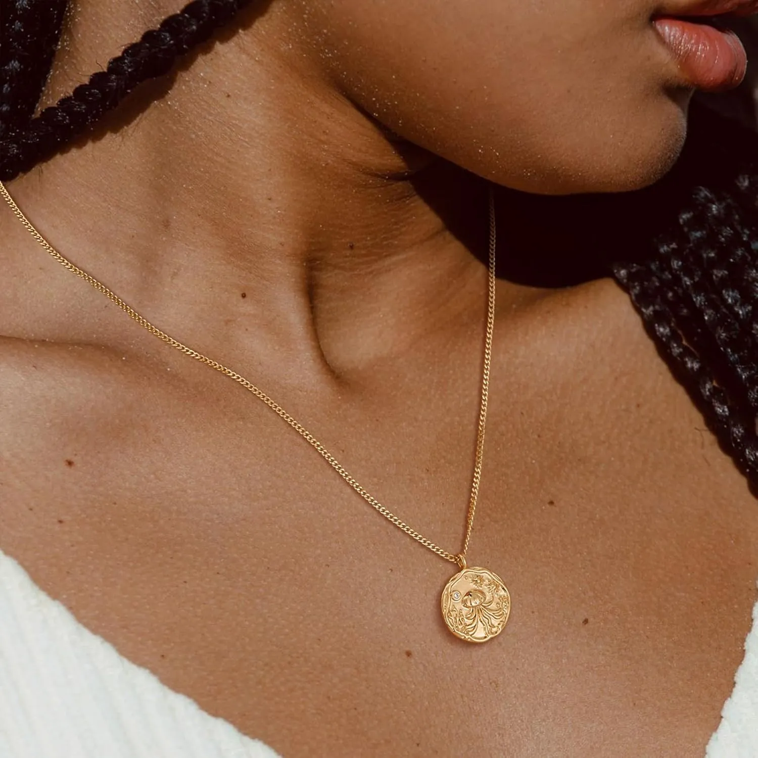 MEVECCO Dainty Gold Seashell Pendent Necklace Ocean Necklace for Women 18K Gold Plated Necklace Boho Handmade Summer Beach Necklace Jewelry
