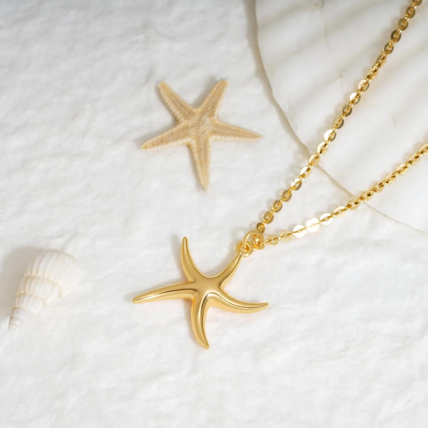 MEVECCO Dainty Gold Seashell Pendent Necklace Ocean Necklace for Women 18K Gold Plated Necklace Boho Handmade Summer Beach Necklace Jewelry