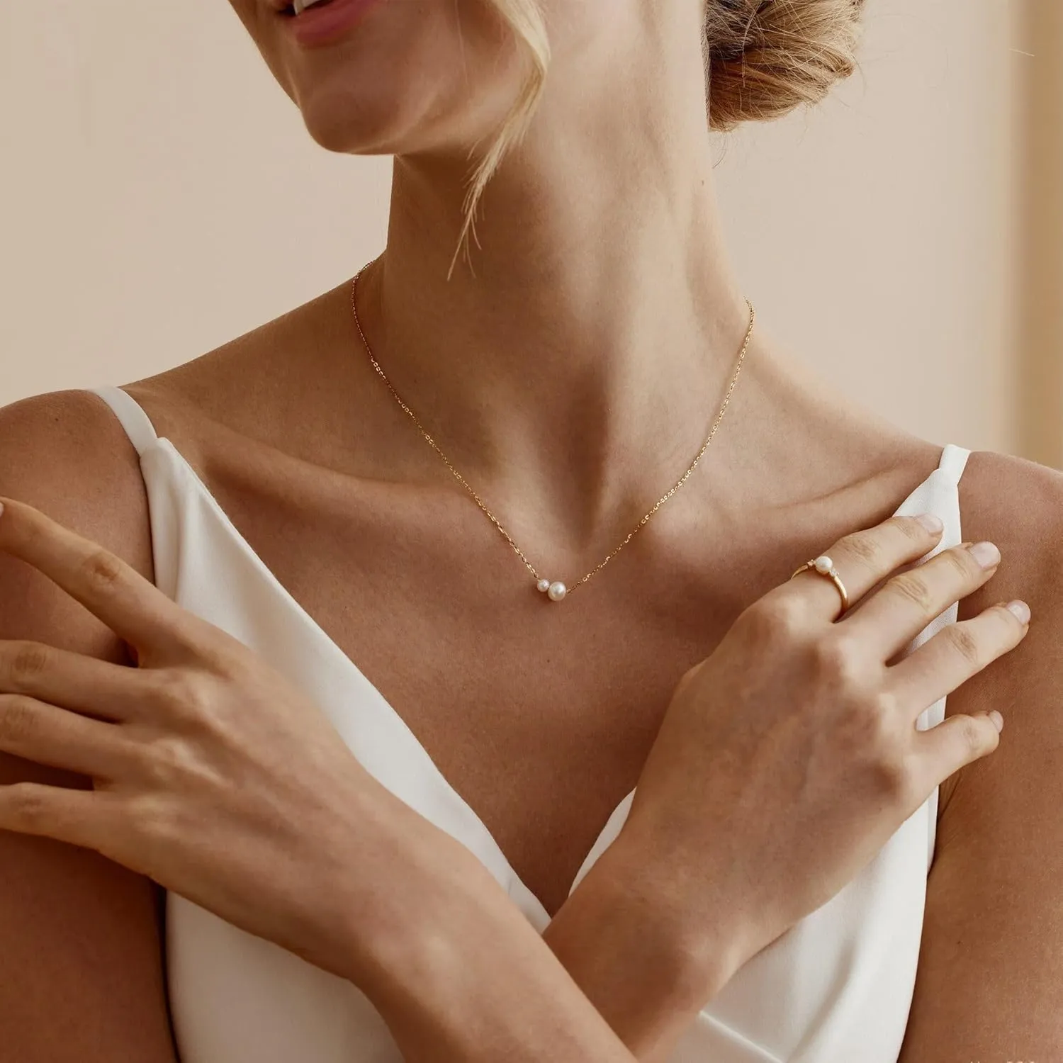 Pearl Necklaces for Women Trendy,Dainty Gold Necklace 14K Gold Plated Pearl Pendant Necklace Single Pearl Necklace Cute Choker Necklace Gold Lariat Necklace Simple Chain Necklace Bridal Gifts