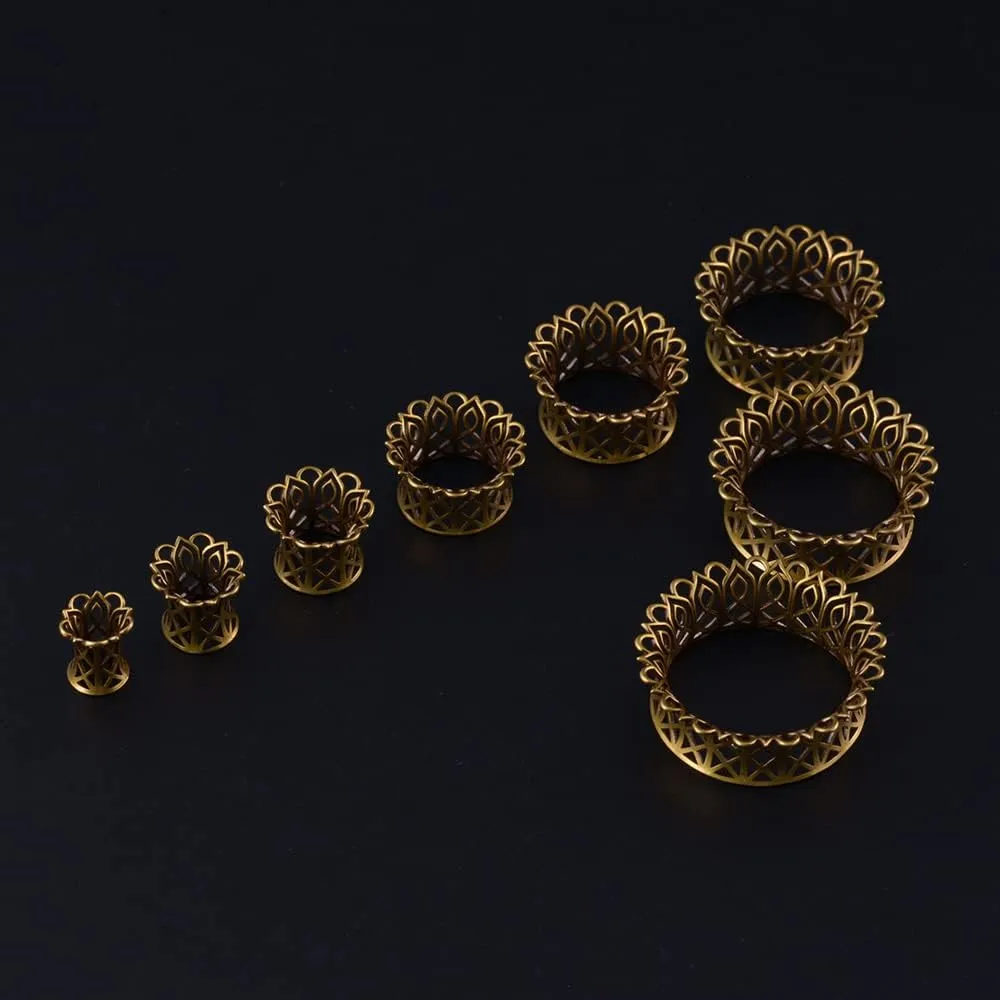 PUNKYOUTH 2PCS Ear Gauges Plugs Hollow Floral Single Flared Tunnels Fashion Expander Stretcher Piercings Brass Gauge Earrings 2g-1"