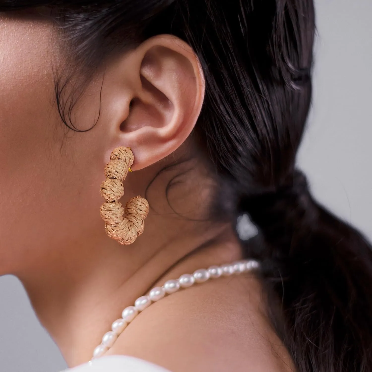 Raffia Hoop Cilp on Earrings for Women Boho Colorful Rainbow Beaded Cilp on Earrings Bohemian Statement Rattan Cilp on Earrings Jewelry for Summer