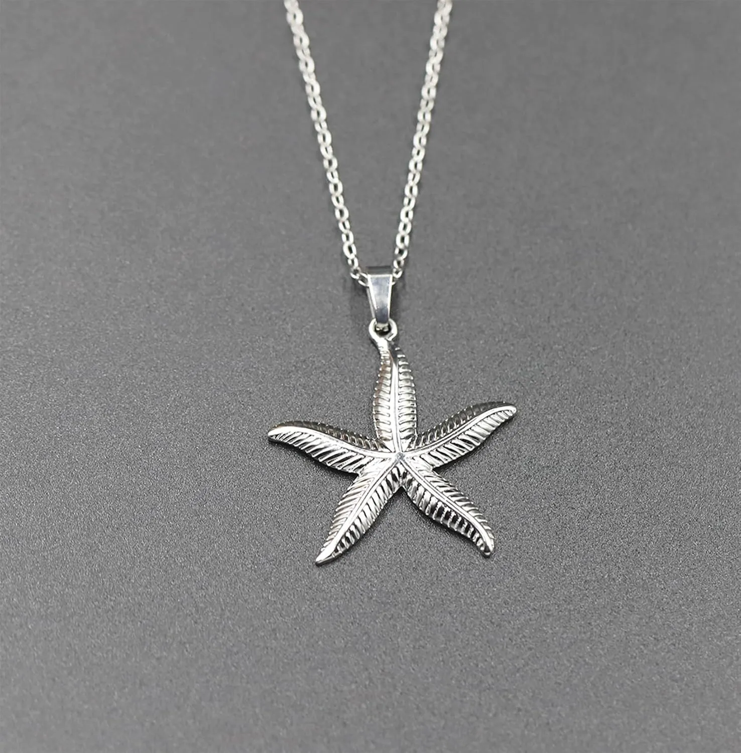 Rnivida Shell and Starfish Pendant Necklace for Women,14k Gold Plated Stainless Steel Summer Beach Jewelry Gift for Her