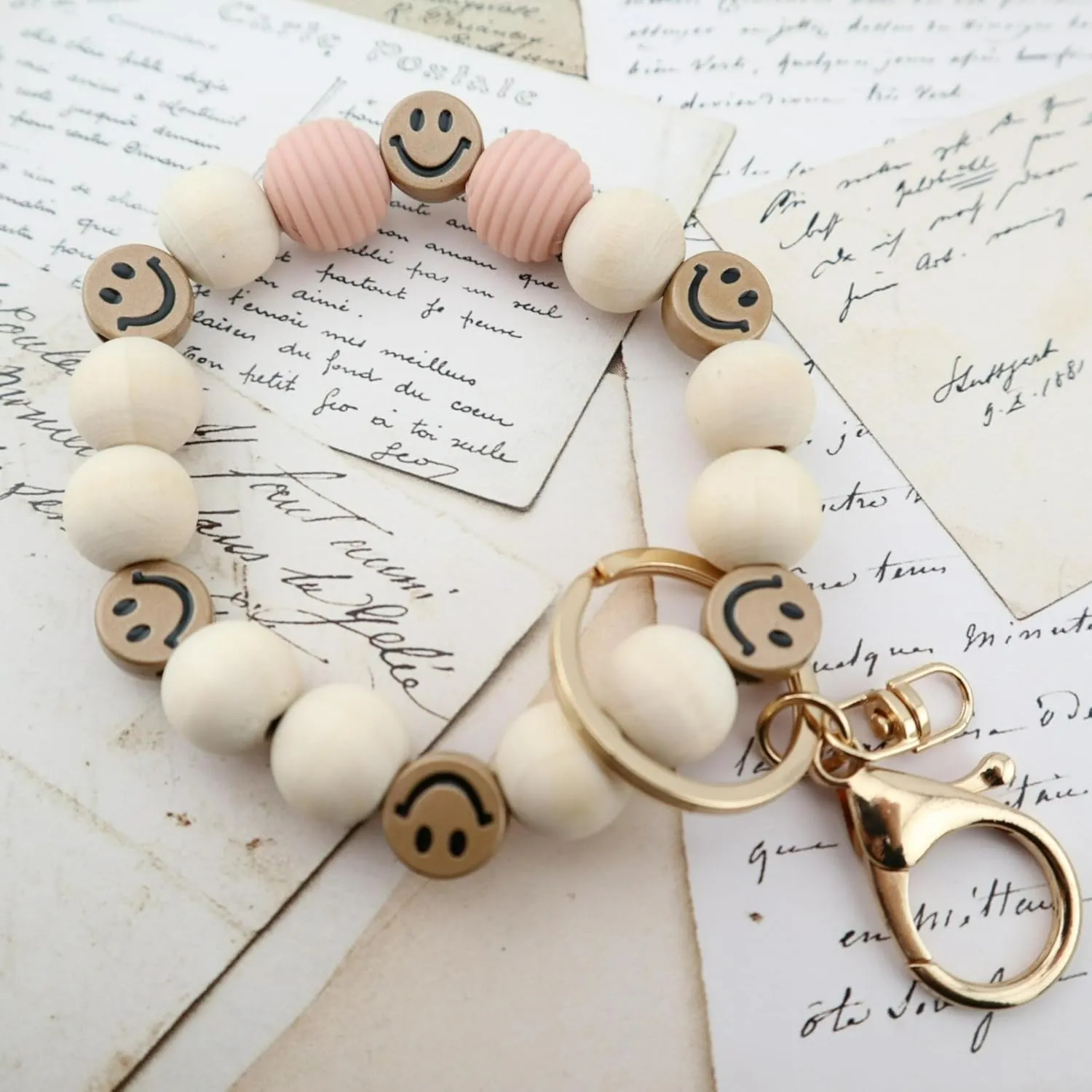 Smiley Keychain Bracelet for Women Wooden Beaded Key Ring Boho Wristlet Key Chain for Car Keys