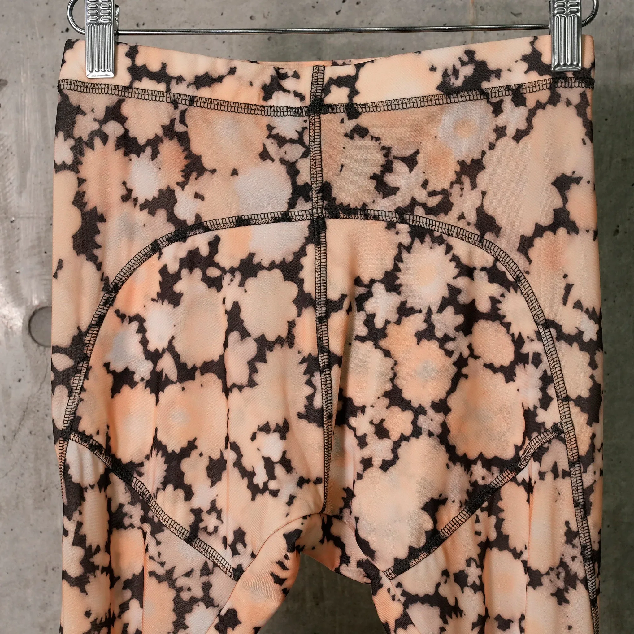 THIN MESH LEGGINGS WITH ANATOMICAL CUTTING LINES / HAZY FLORAL