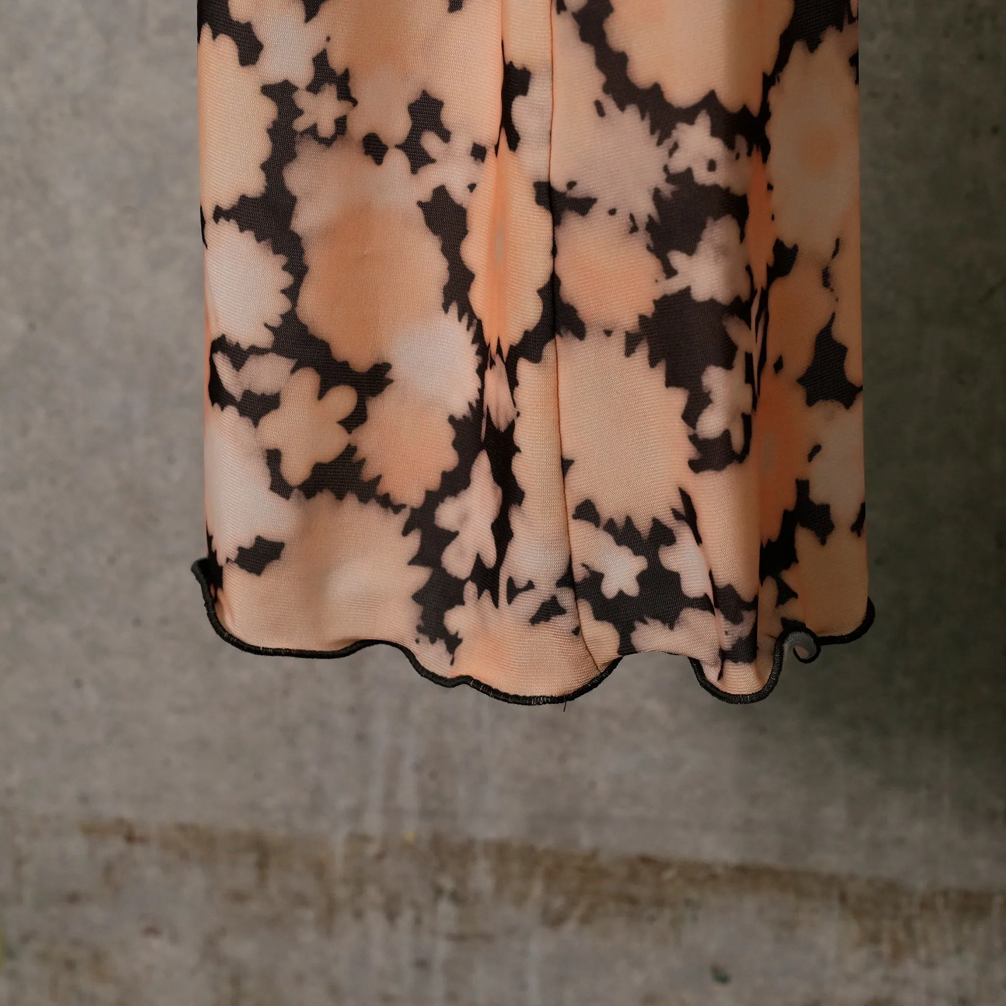 THIN MESH LEGGINGS WITH ANATOMICAL CUTTING LINES / HAZY FLORAL