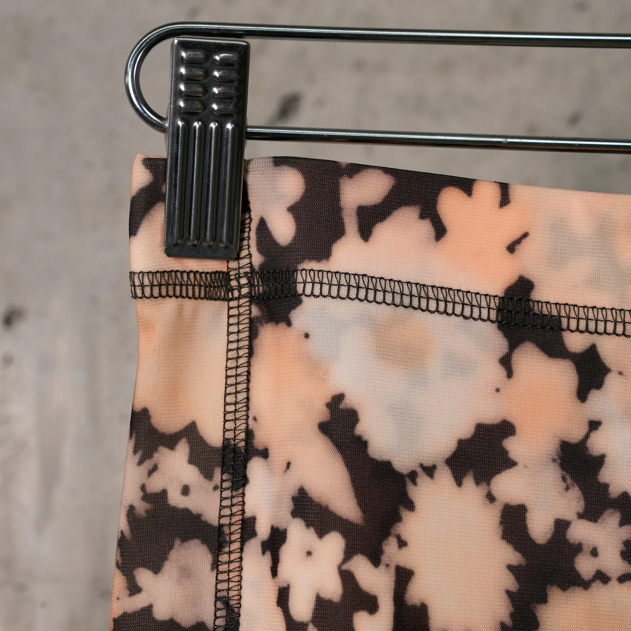 THIN MESH LEGGINGS WITH ANATOMICAL CUTTING LINES / HAZY FLORAL