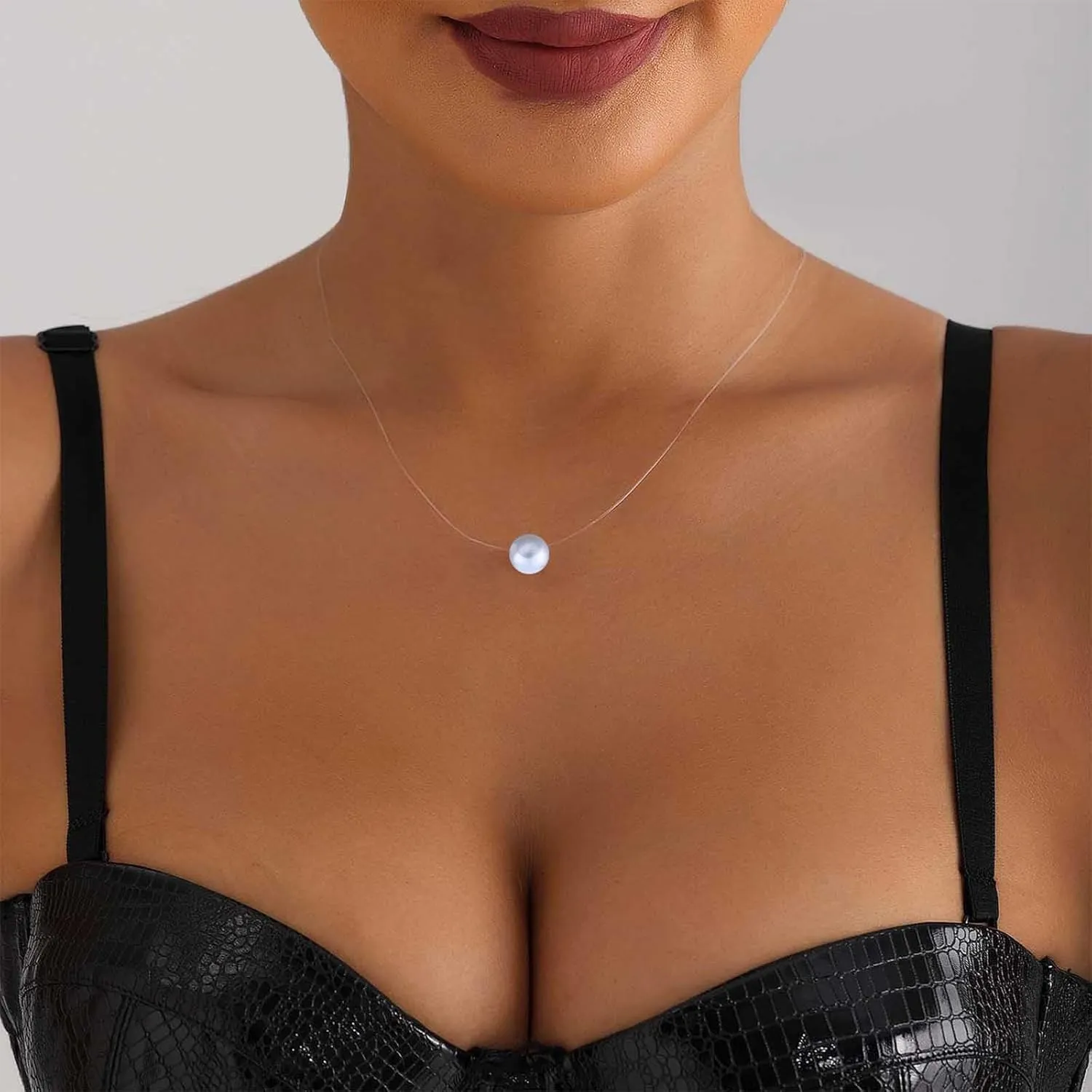 Vintage Crystal Pendant Necklace Silver Rhinestone Choker Necklace Tiny Solitary Necklace Transparent Invisible Chain Necklace Cz Fishing Line Necklace Chain Jewelry for Women and Girls