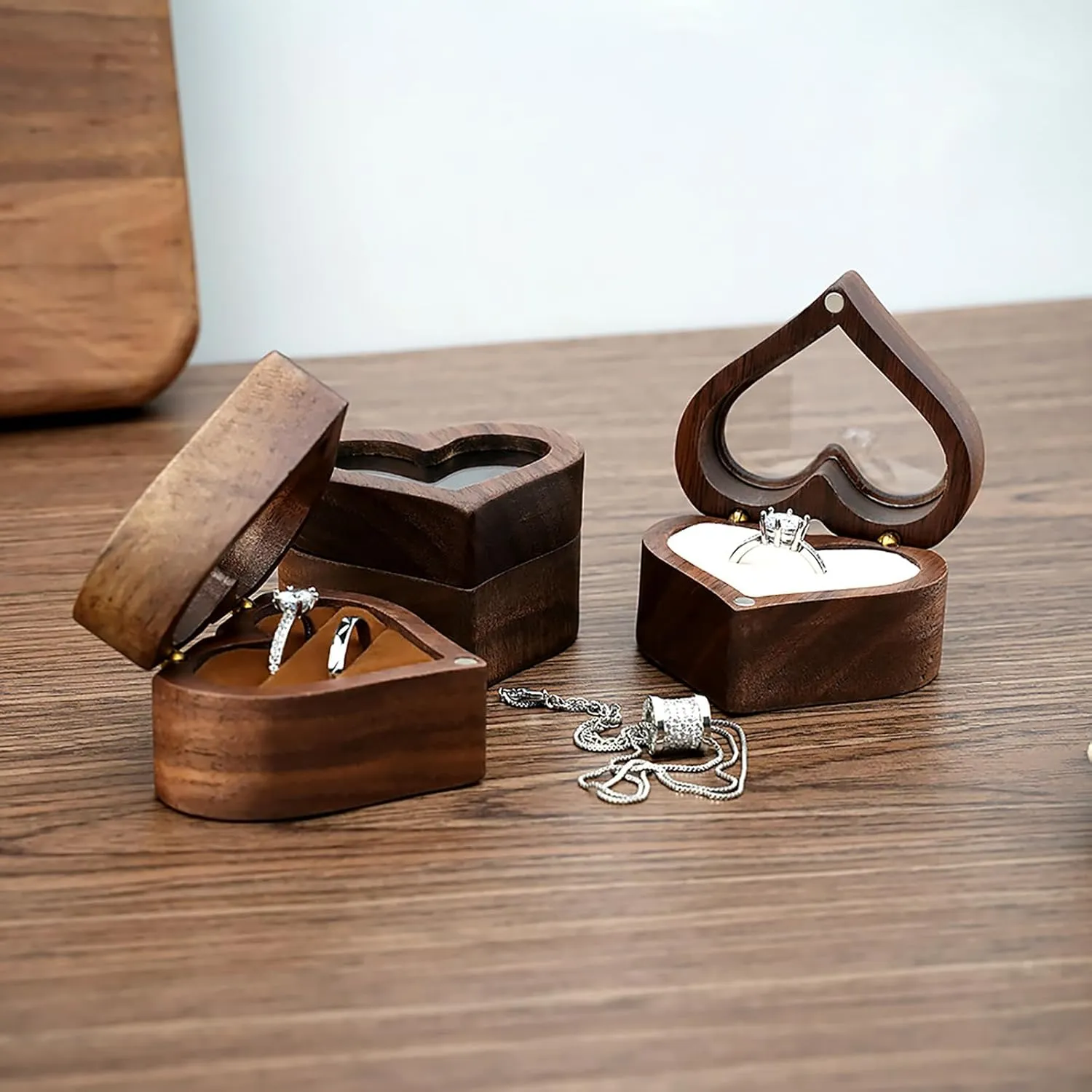 Wooden Ring Box, Personalized Ring Box Mini Engagement Ring Holder Box, Heart-shaped Wedding Ring Box for Ring, Elegant and Retro Ring Holder Box for Wedding Ceremony Christmas Gift