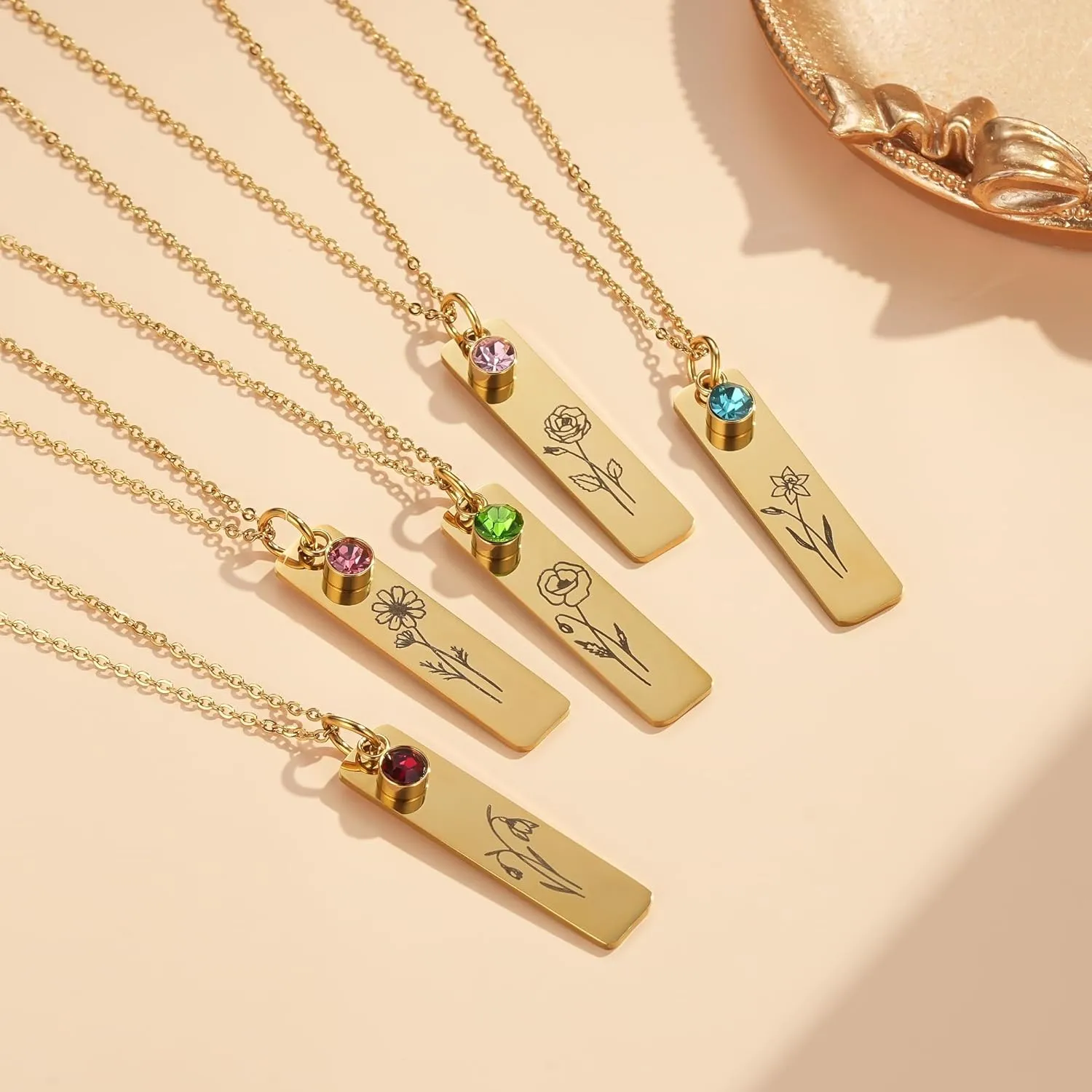 YeGieonr Birth Flower Gold Necklace for Womens NonTarnish Pendant Necklaces with Birthflower, Waterproof Stainless Steel Necklace Gift for Mom, Daughter, Grandma